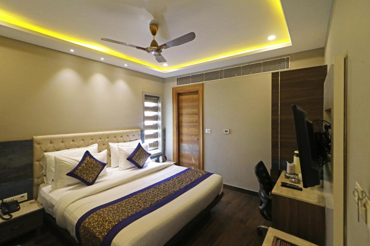 The Ivy Grand Hotel In City Centre With Free Secured Parking Nuova Delhi Esterno foto