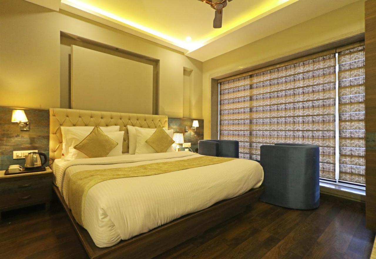 The Ivy Grand Hotel In City Centre With Free Secured Parking Nuova Delhi Esterno foto
