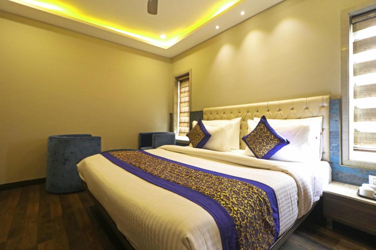 The Ivy Grand Hotel In City Centre With Free Secured Parking Nuova Delhi Esterno foto