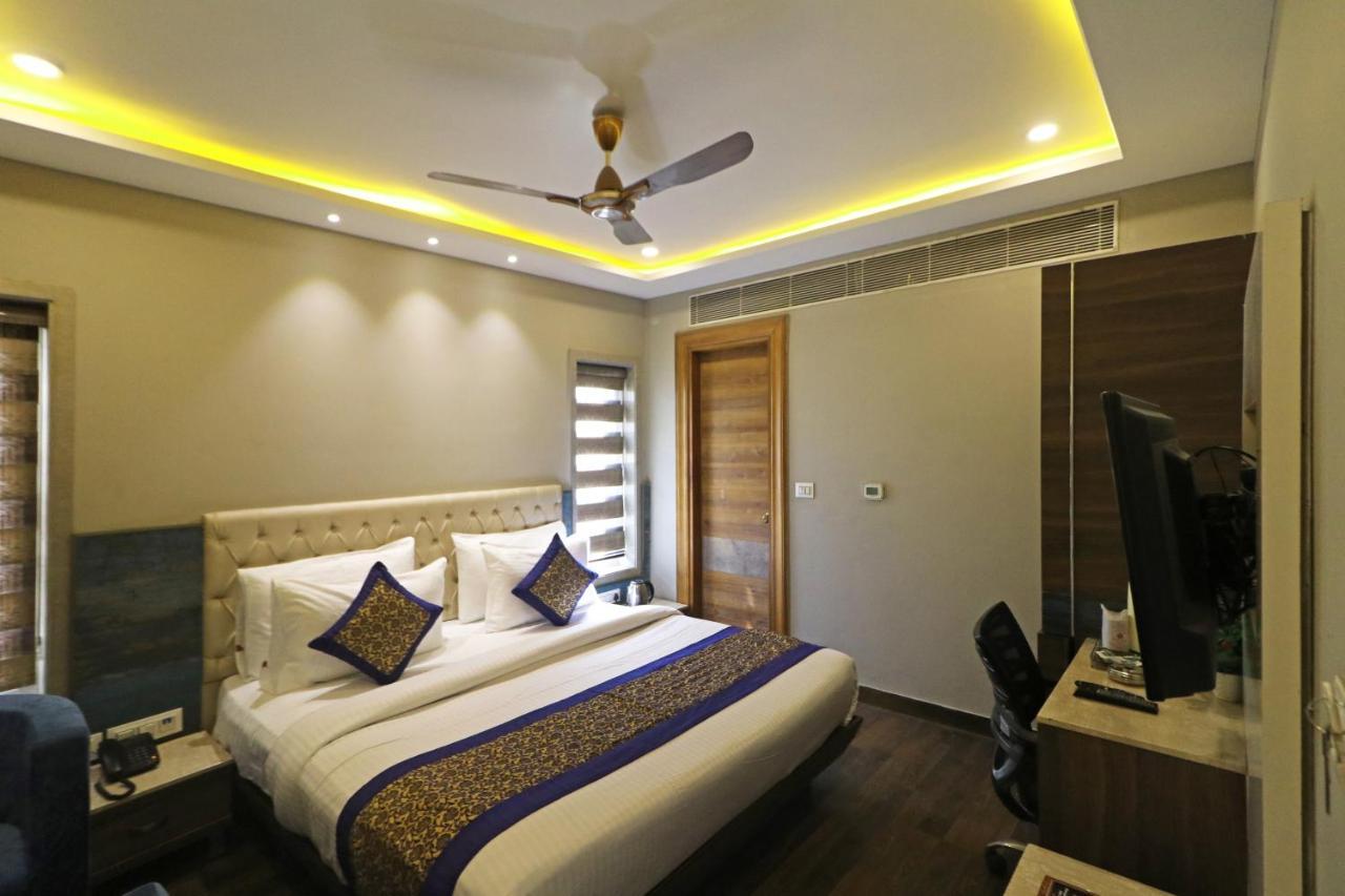 The Ivy Grand Hotel In City Centre With Free Secured Parking Nuova Delhi Esterno foto
