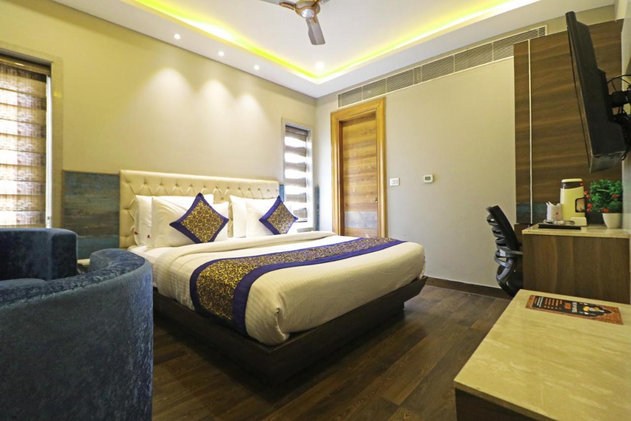 The Ivy Grand Hotel In City Centre With Free Secured Parking Nuova Delhi Esterno foto