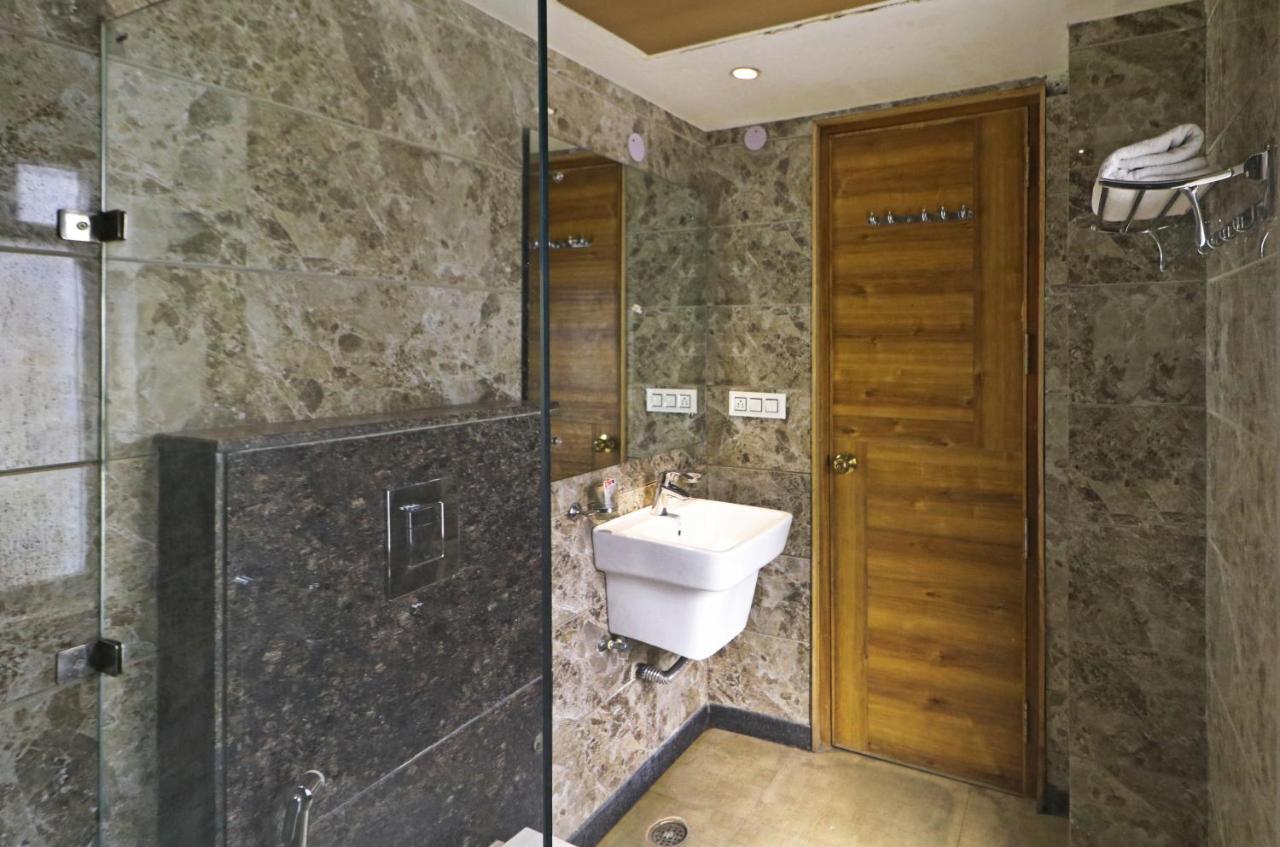 The Ivy Grand Hotel In City Centre With Free Secured Parking Nuova Delhi Esterno foto