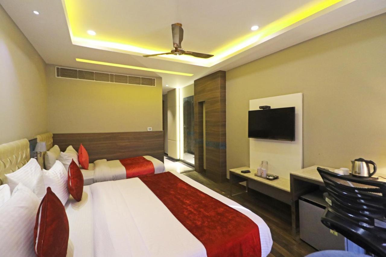 The Ivy Grand Hotel In City Centre With Free Secured Parking Nuova Delhi Esterno foto