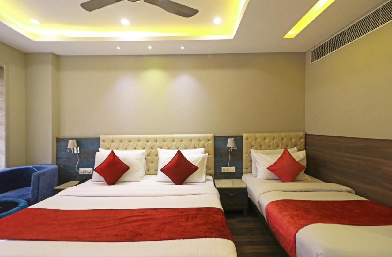 The Ivy Grand Hotel In City Centre With Free Secured Parking Nuova Delhi Esterno foto