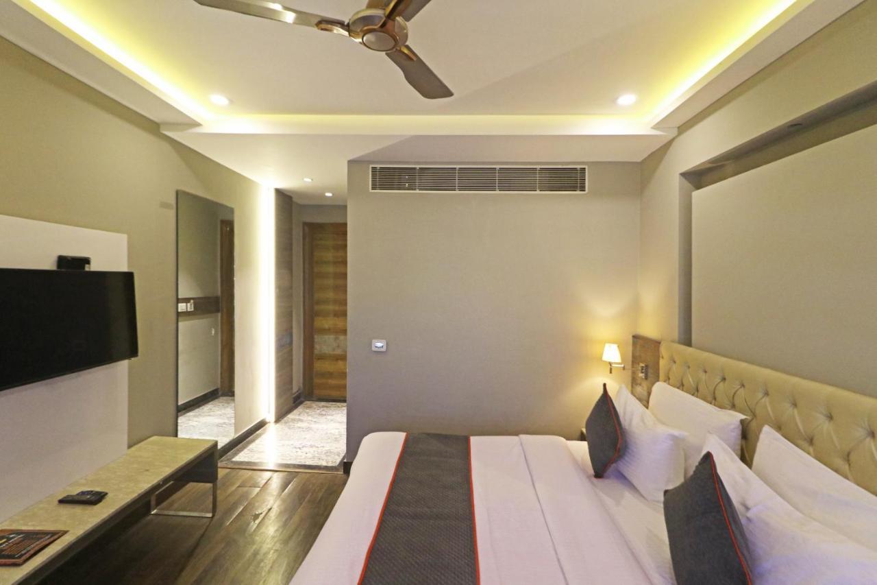 The Ivy Grand Hotel In City Centre With Free Secured Parking Nuova Delhi Esterno foto