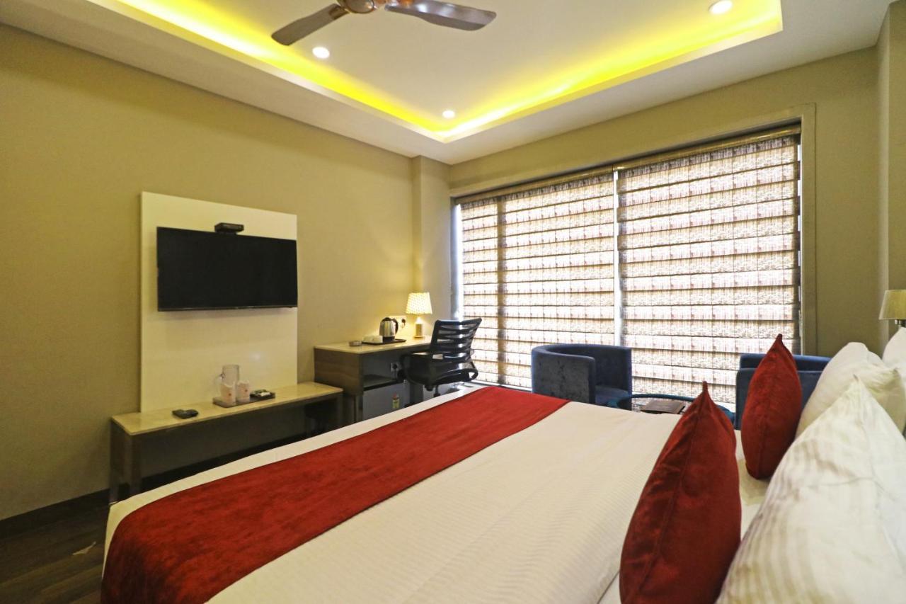 The Ivy Grand Hotel In City Centre With Free Secured Parking Nuova Delhi Esterno foto
