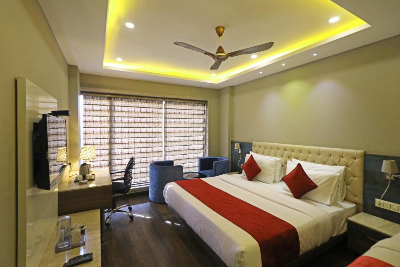 The Ivy Grand Hotel In City Centre With Free Secured Parking Nuova Delhi Esterno foto