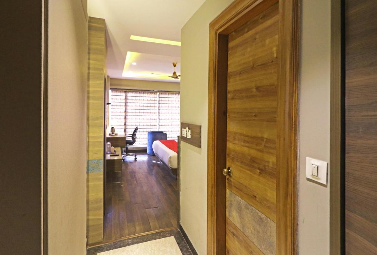 The Ivy Grand Hotel In City Centre With Free Secured Parking Nuova Delhi Esterno foto