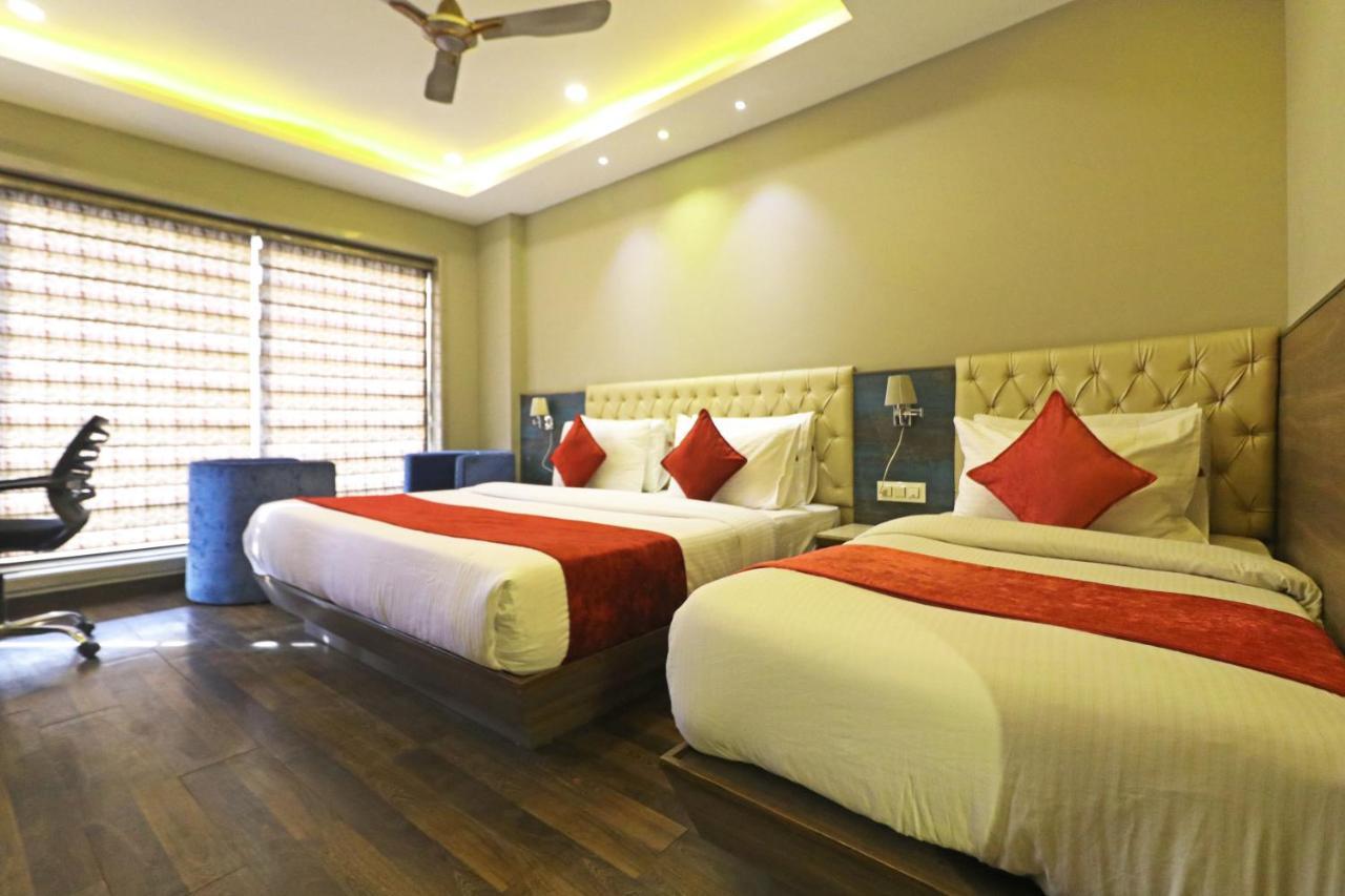 The Ivy Grand Hotel In City Centre With Free Secured Parking Nuova Delhi Esterno foto