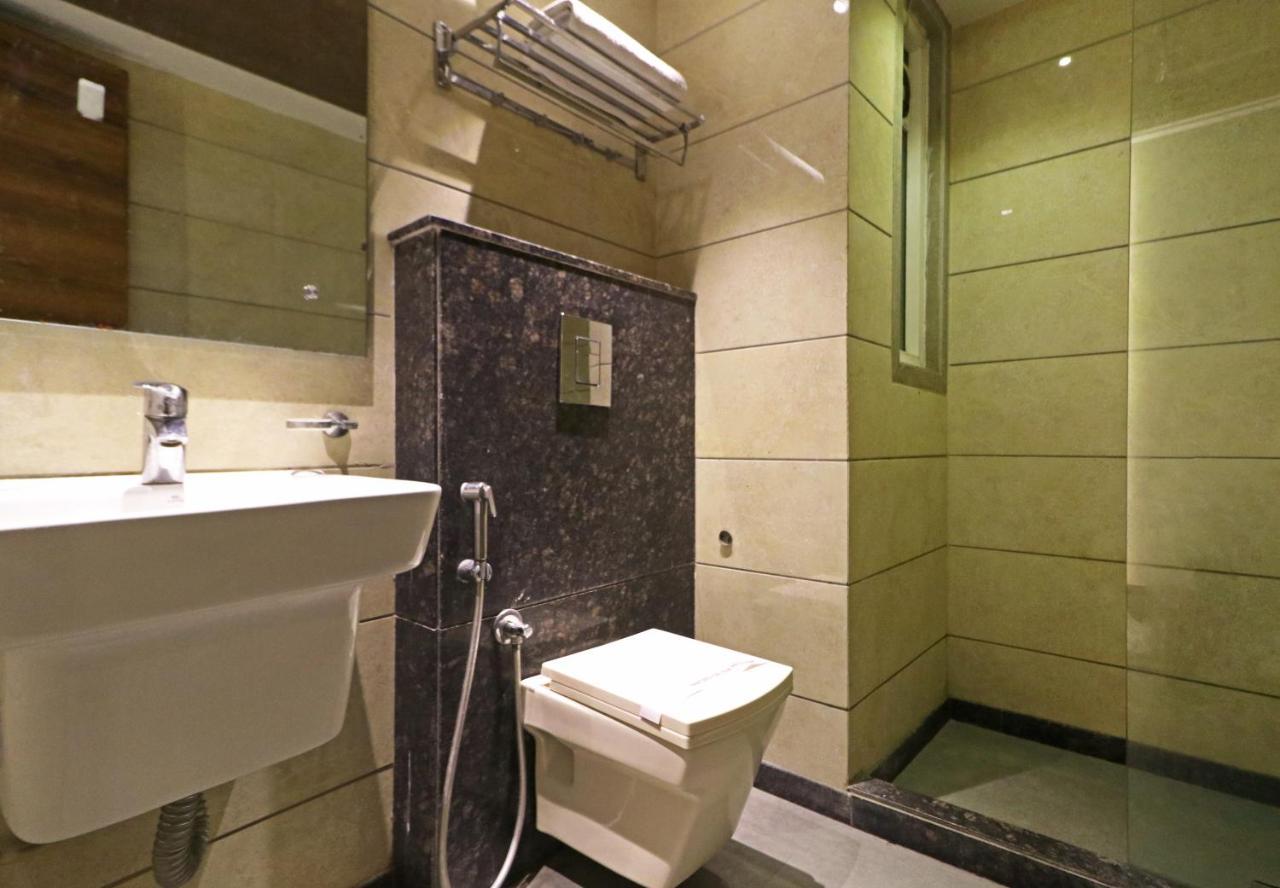 The Ivy Grand Hotel In City Centre With Free Secured Parking Nuova Delhi Esterno foto